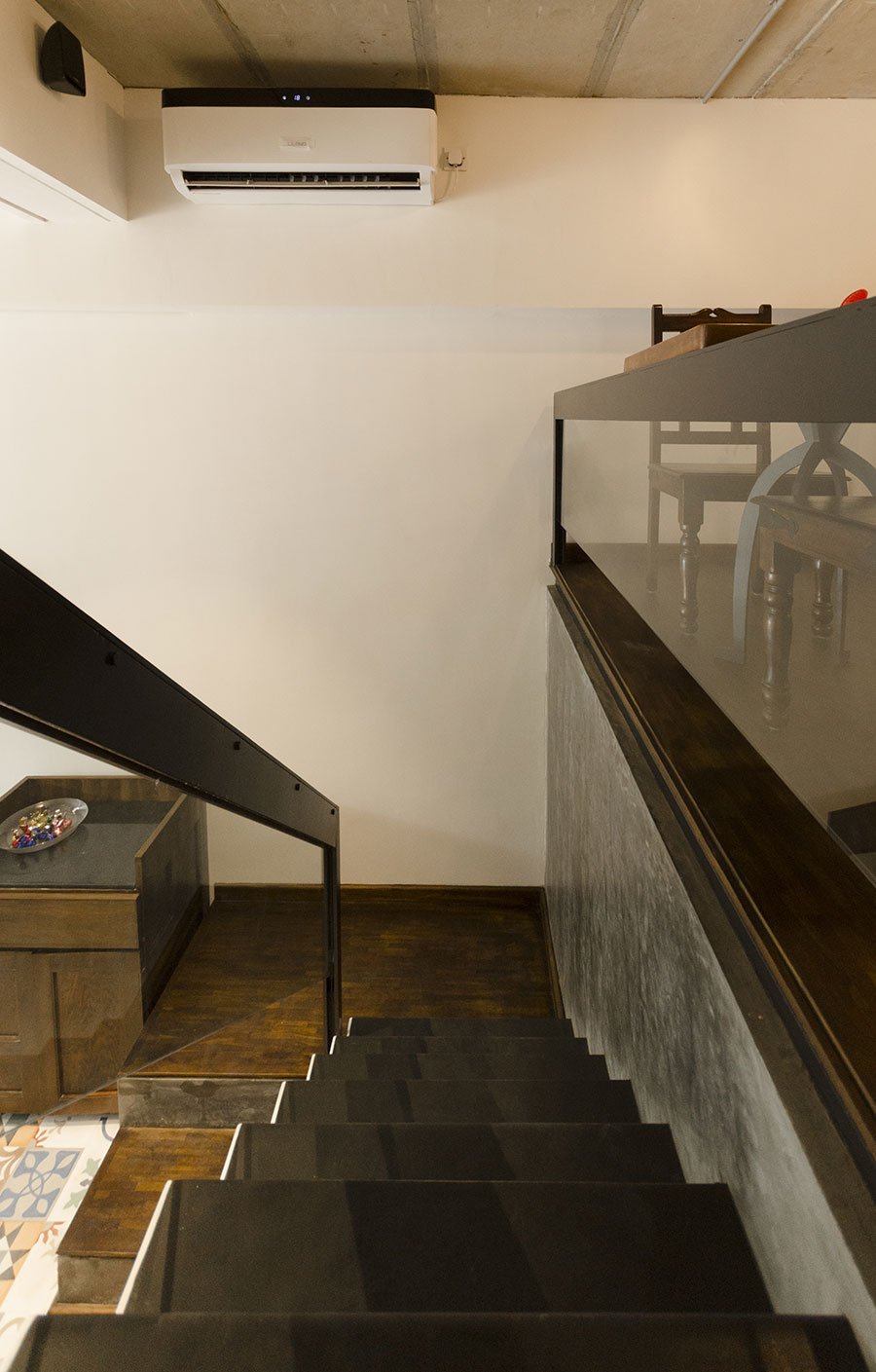 Stairwell design economy - cafe interior design