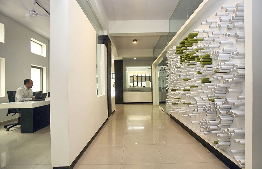 Spacious corridors - Office space design 