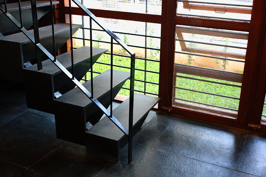 Stairwell design - Sharma house