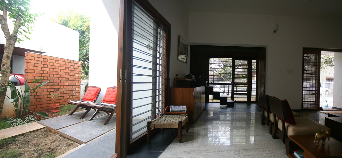 Multi-award winning vastu compliant house design by Kamat & Rozario