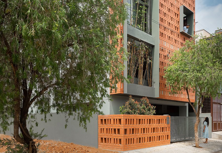 big-small-house-design-elevation